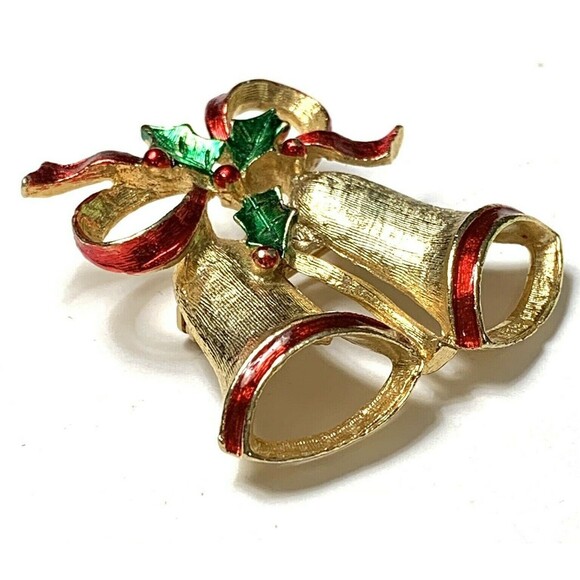New View Christmas Bell Brooch Red Ribbon Gold Tone Pin Tree Holly Berries - Picture 10 of 11